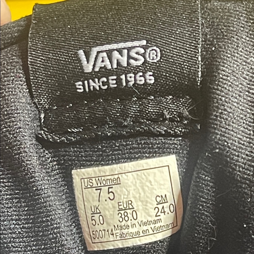 Vans women High-Top Sneakers - Black and White - Picture 2 of 7